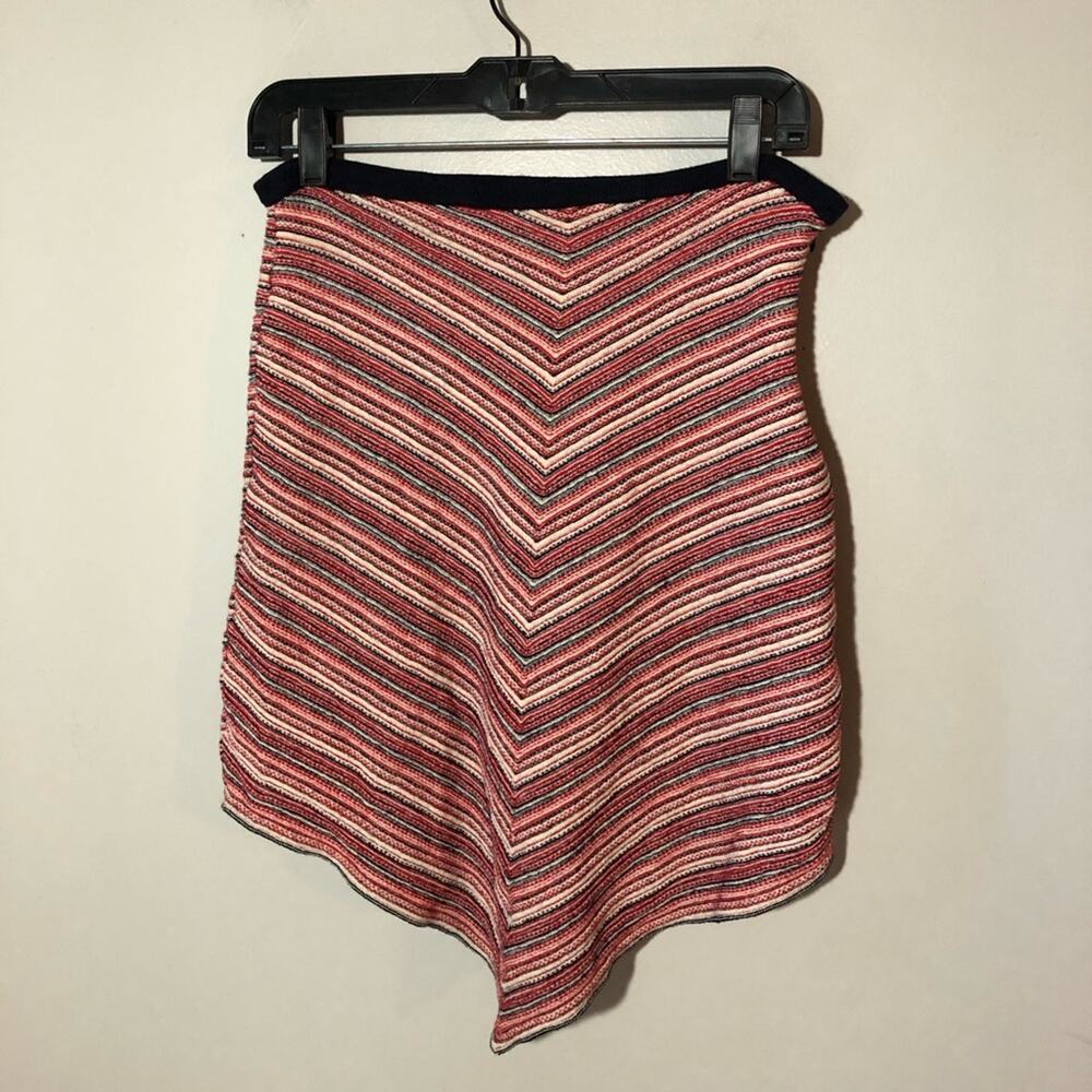 St. John collection knit red white blue chevron pattern skirt 4 asymmetrical hem